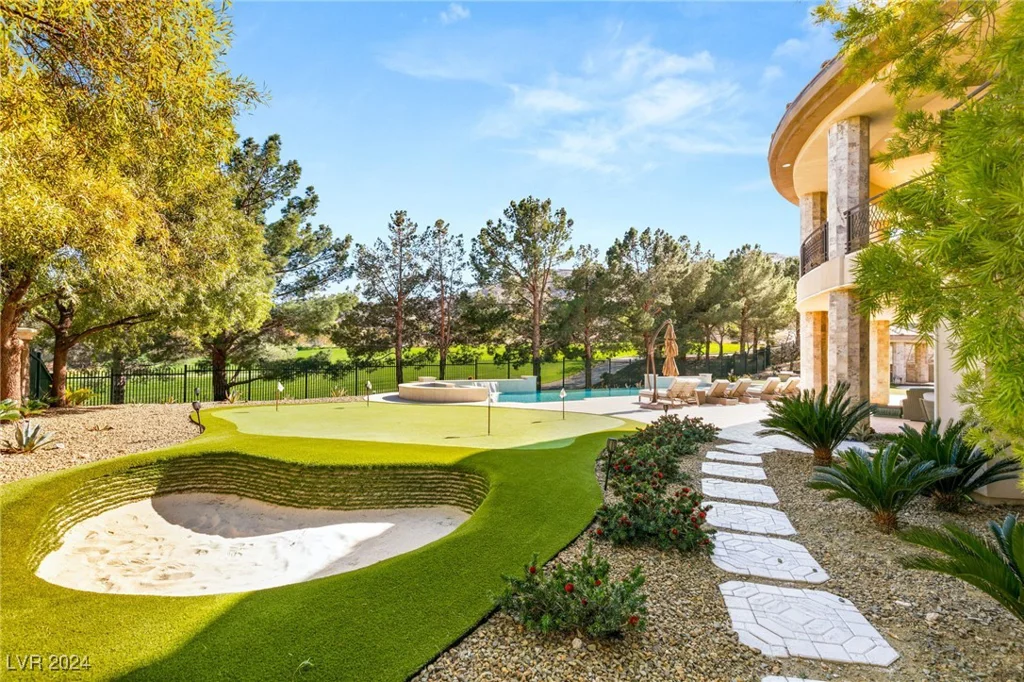 31 Eagles Landing, Las Vegas, NV 89141