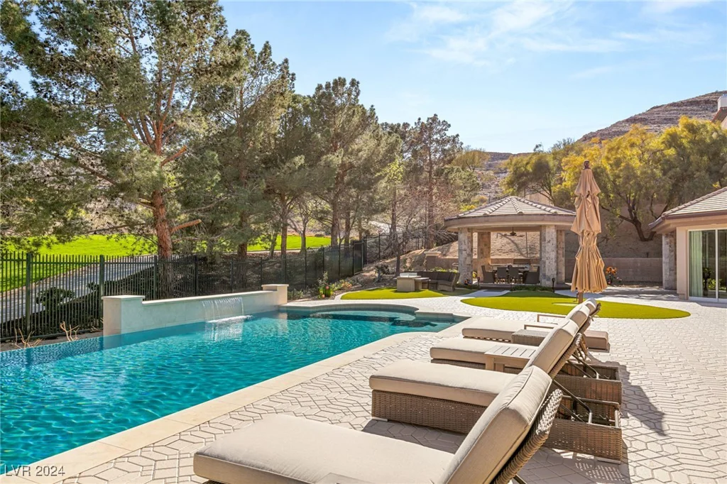 31 Eagles Landing, Las Vegas, NV 89141