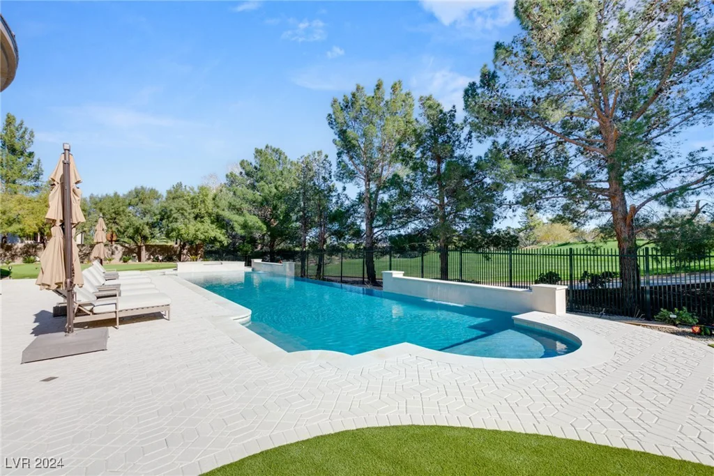 31 Eagles Landing, Las Vegas, NV 89141