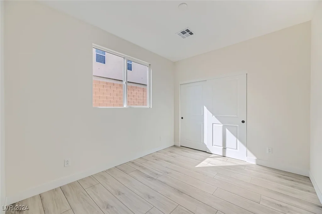 9742 Rocket Grove, Las Vegas, NV 89178