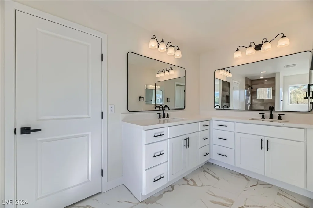 9742 Rocket Grove, Las Vegas, NV 89178