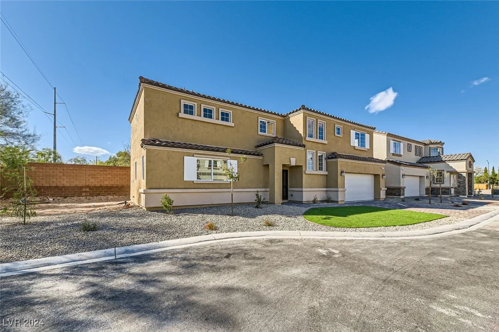 9742 Rocket Grove, Las Vegas, NV 89178