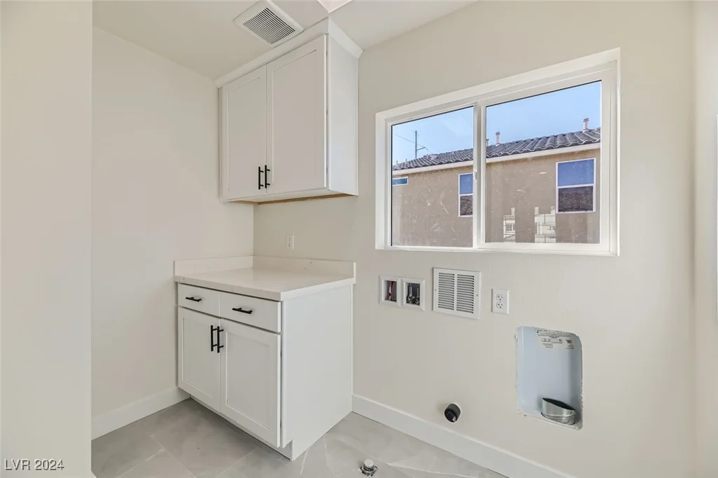 9742 Rocket Grove, Las Vegas, NV 89178