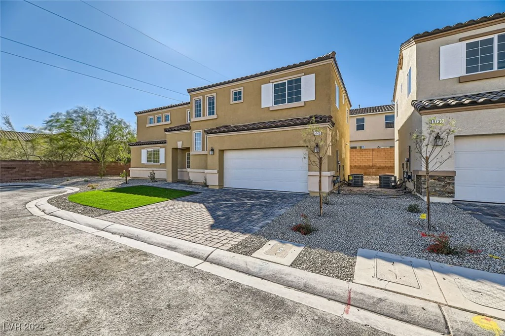 9742 Rocket Grove, Las Vegas, NV 89178