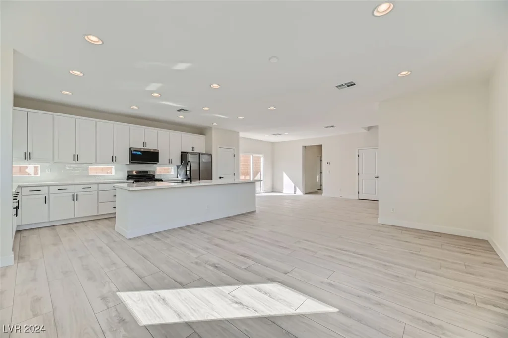 9742 Rocket Grove, Las Vegas, NV 89178