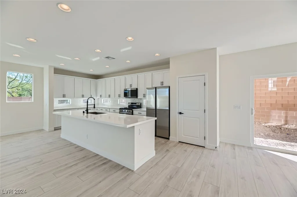 9742 Rocket Grove, Las Vegas, NV 89178