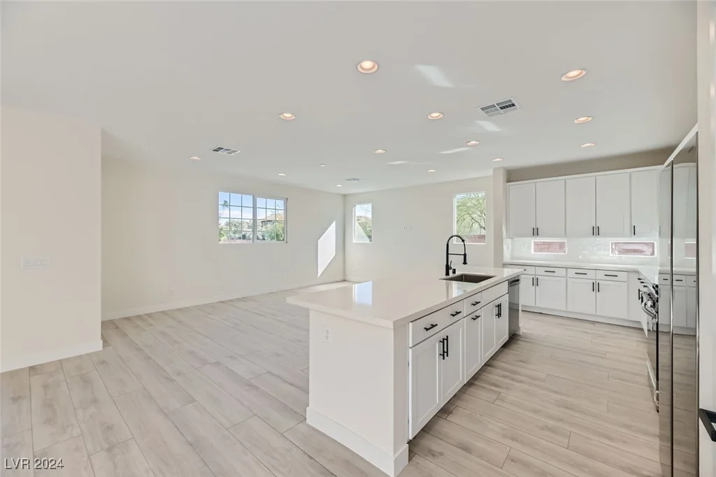 9742 Rocket Grove, Las Vegas, NV 89178