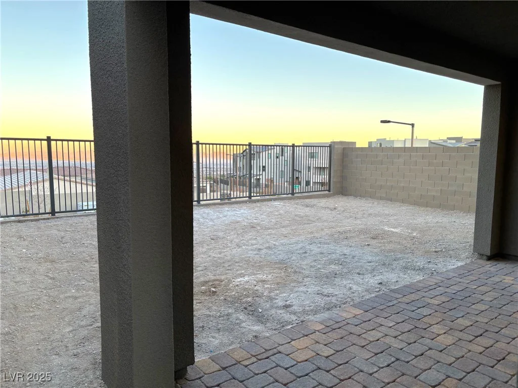 2208 Fish Hawk, Las Vegas, NV 89138