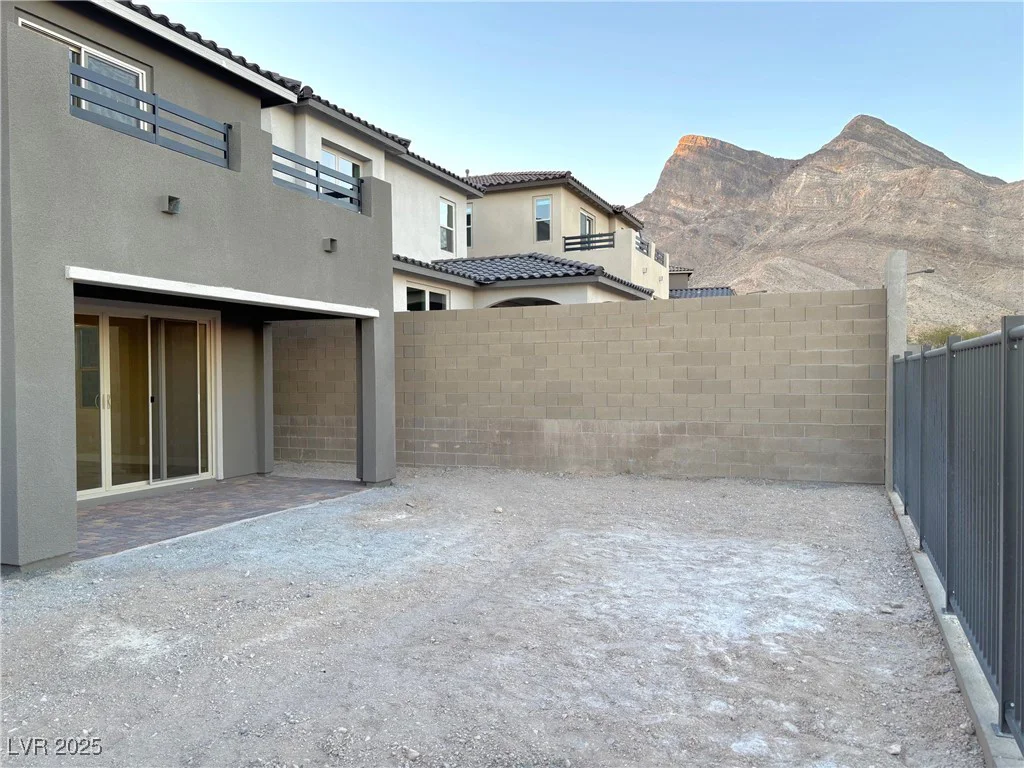 2208 Fish Hawk, Las Vegas, NV 89138