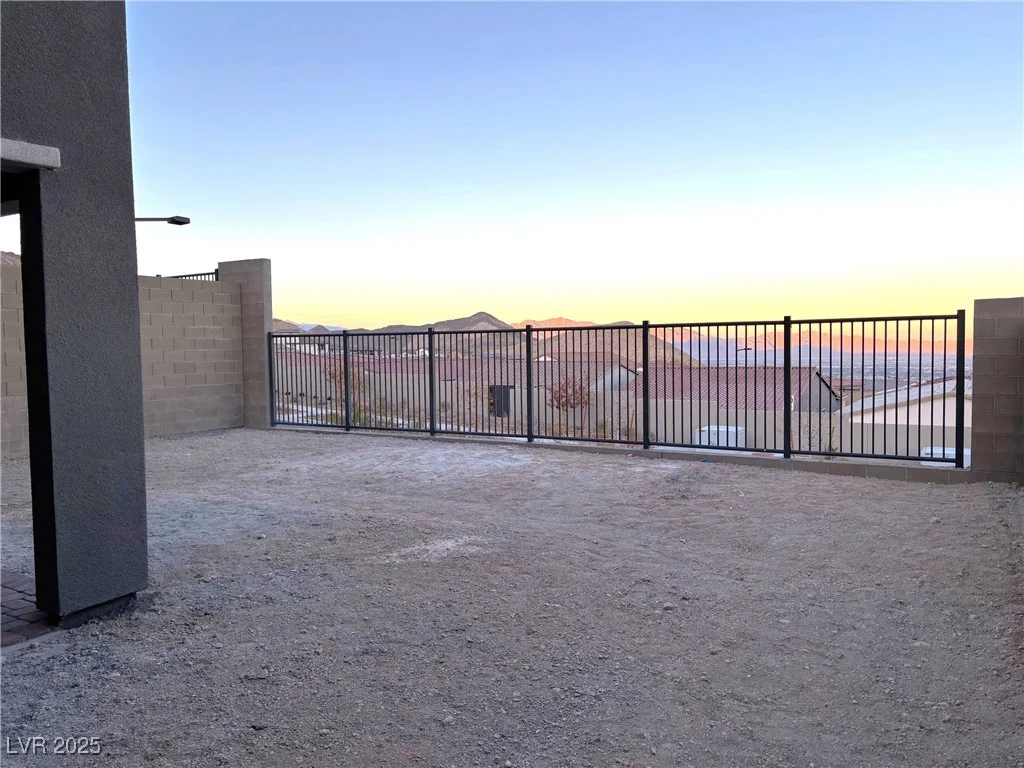 2208 Fish Hawk, Las Vegas, NV 89138