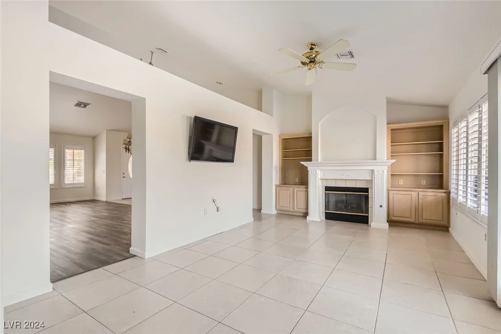 2444 Desert Glen, Las Vegas, NV 89134