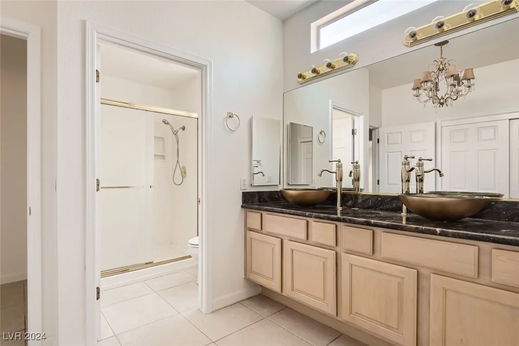 2444 Desert Glen, Las Vegas, NV 89134