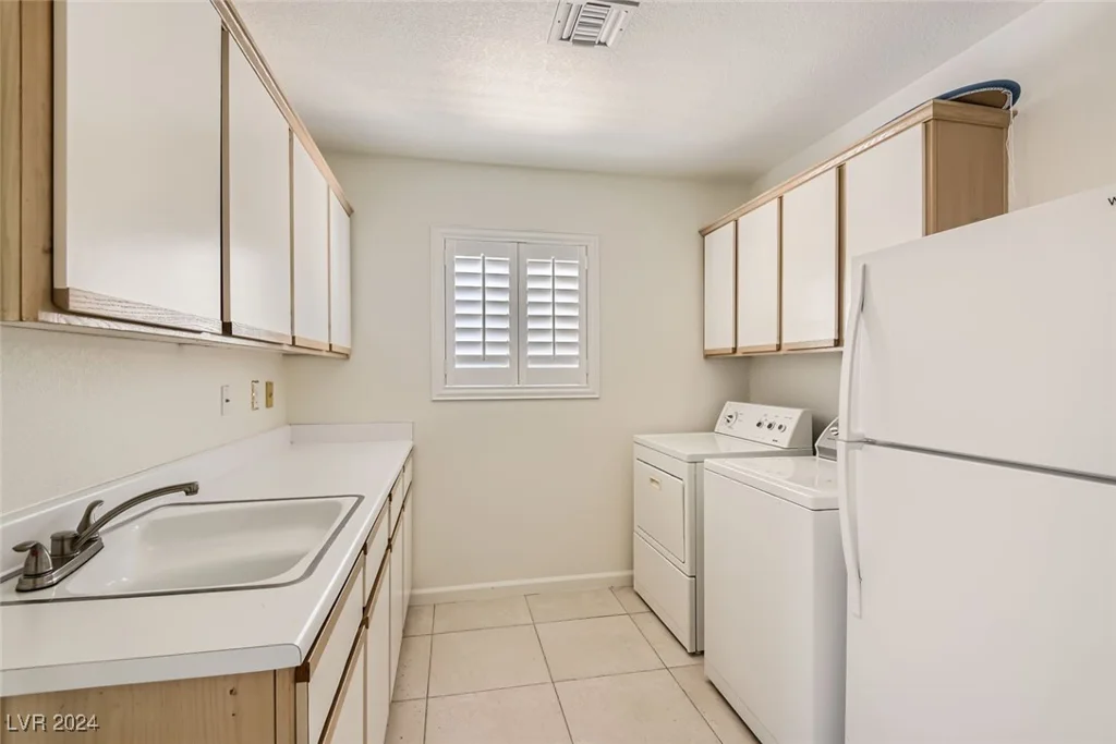 2444 Desert Glen, Las Vegas, NV 89134