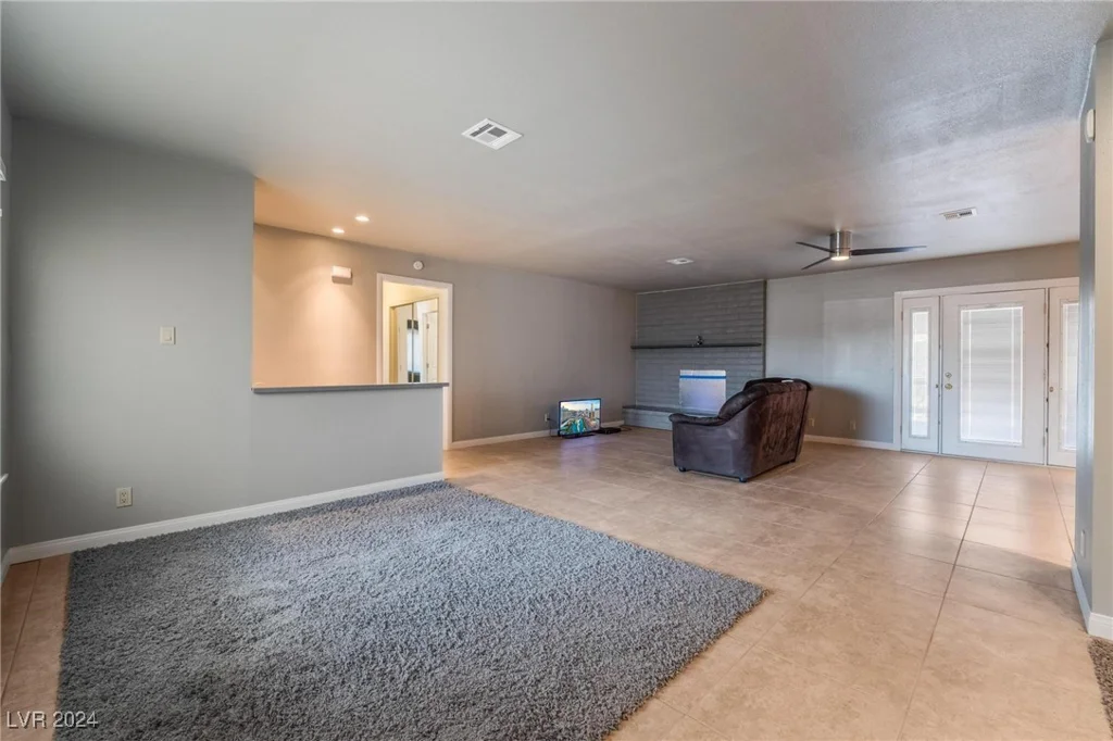 4010 Twain, Las Vegas, NV 89121
