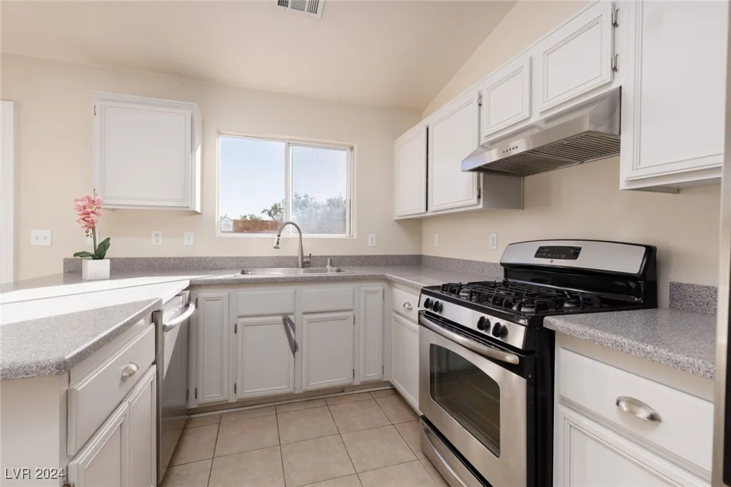 3630 Newton Falls, North Las Vegas, NV 89032