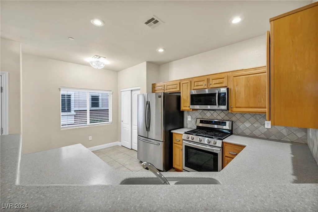 6041 Riverwalk Falls, North Las Vegas, NV 89031