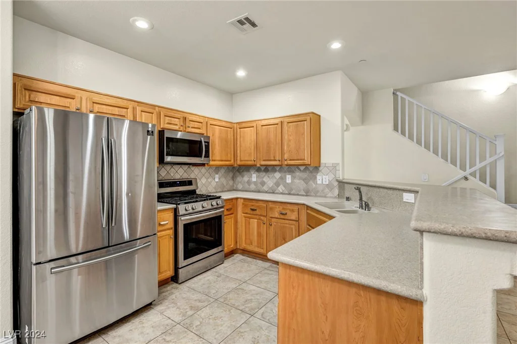 6041 Riverwalk Falls, North Las Vegas, NV 89031