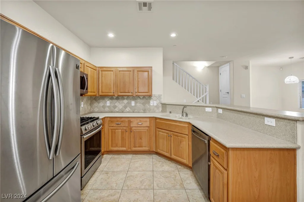 6041 Riverwalk Falls, North Las Vegas, NV 89031