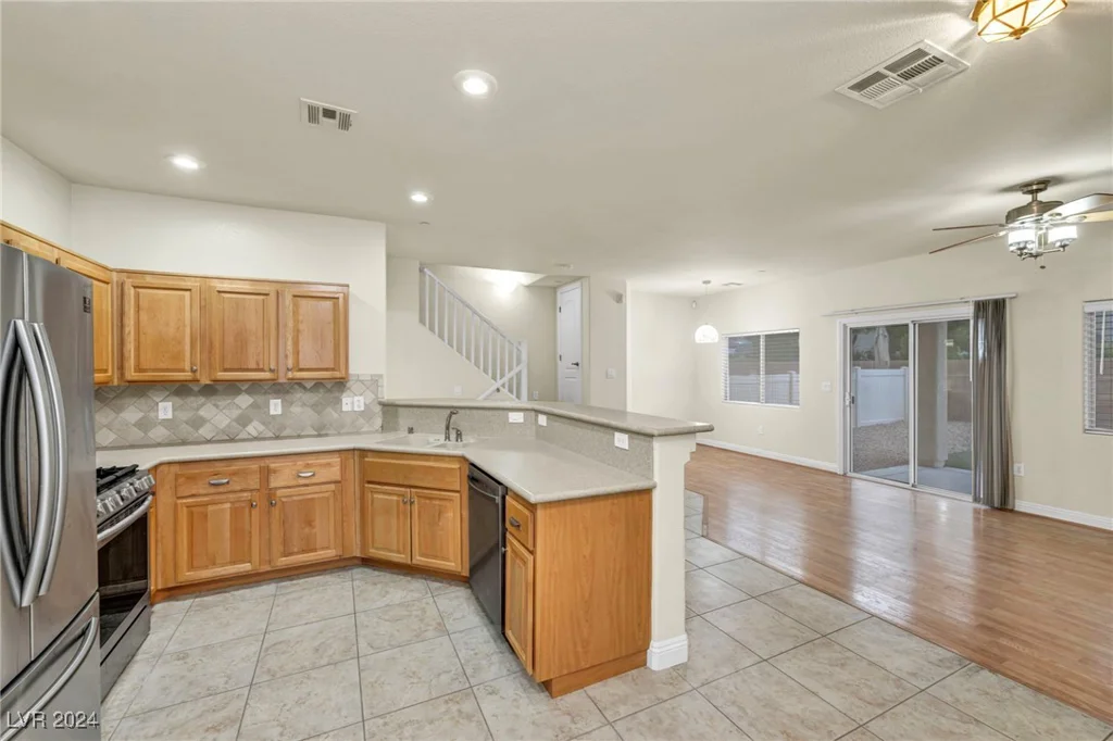 6041 Riverwalk Falls, North Las Vegas, NV 89031