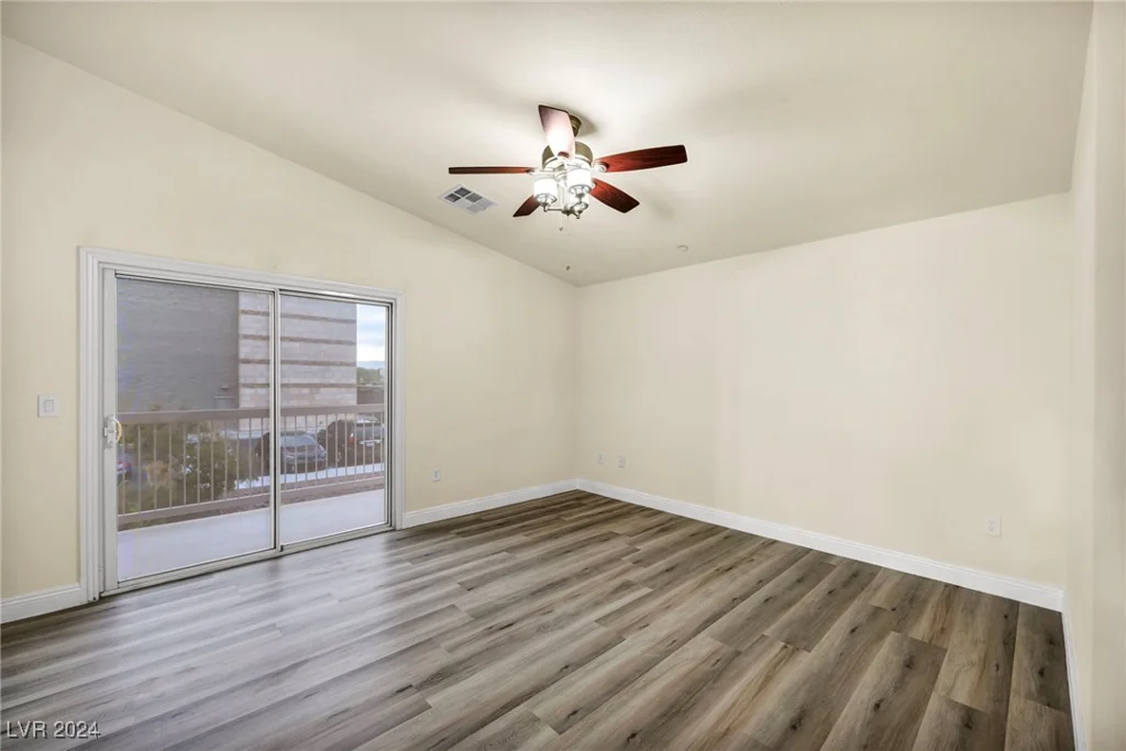 6041 Riverwalk Falls, North Las Vegas, NV 89031