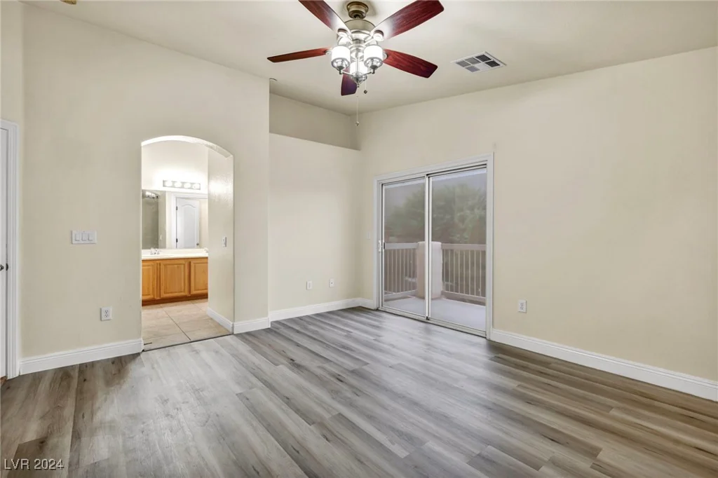 6041 Riverwalk Falls, North Las Vegas, NV 89031