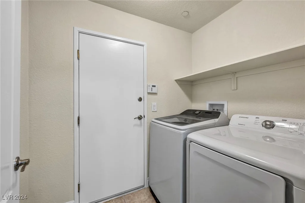 6041 Riverwalk Falls, North Las Vegas, NV 89031