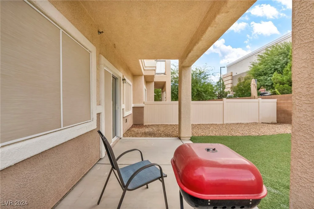 6041 Riverwalk Falls, North Las Vegas, NV 89031