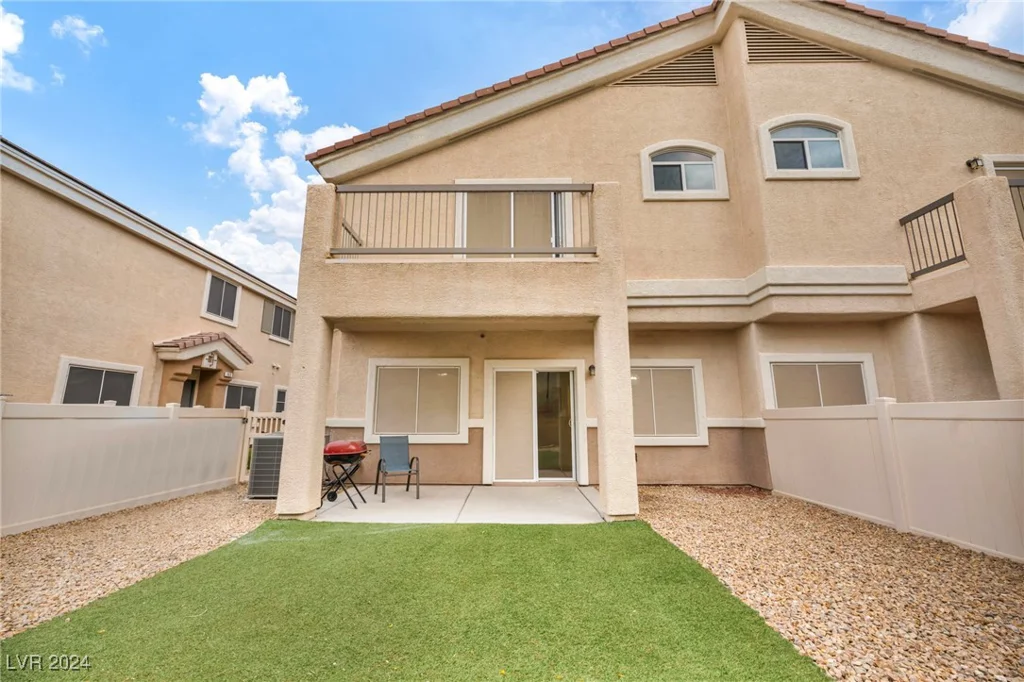 6041 Riverwalk Falls, North Las Vegas, NV 89031