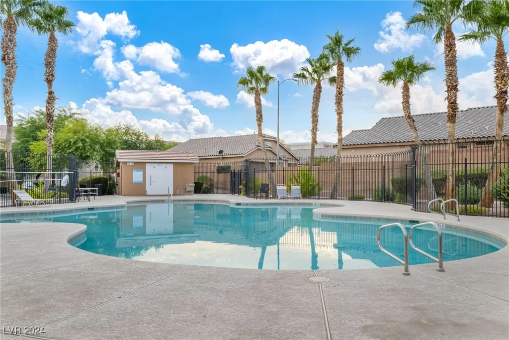 6041 Riverwalk Falls, North Las Vegas, NV 89031