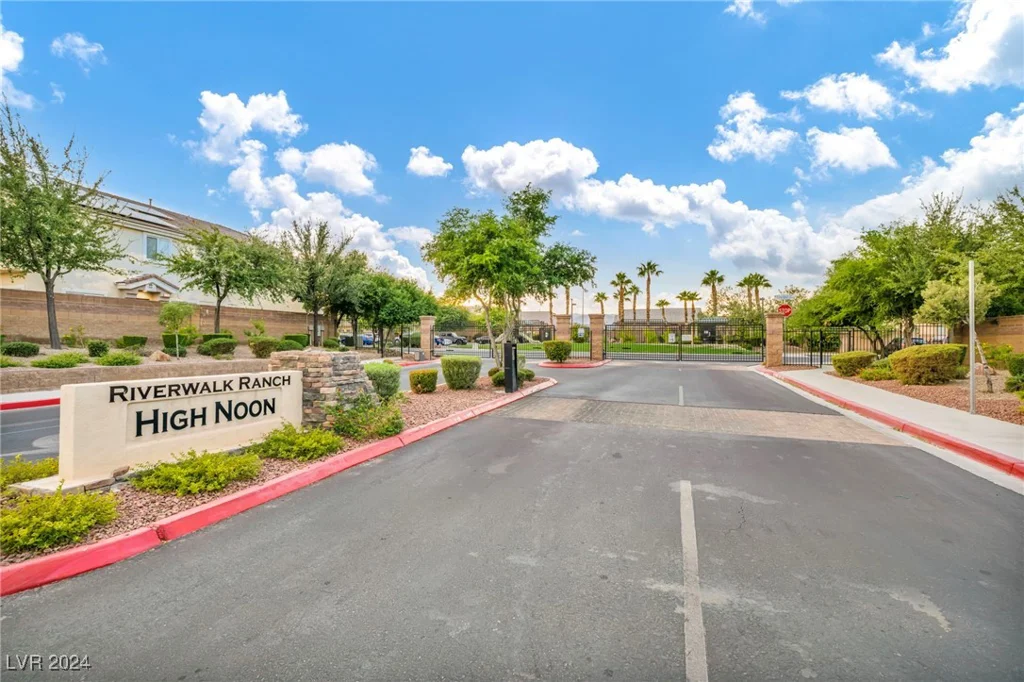 6041 Riverwalk Falls, North Las Vegas, NV 89031