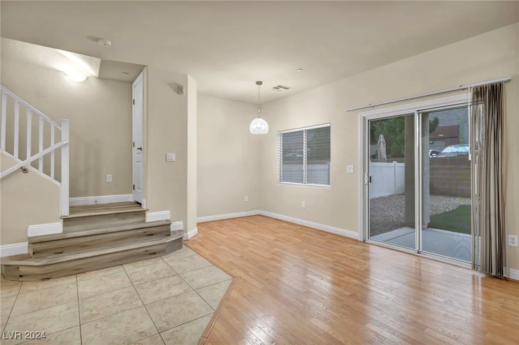 6041 Riverwalk Falls, North Las Vegas, NV 89031