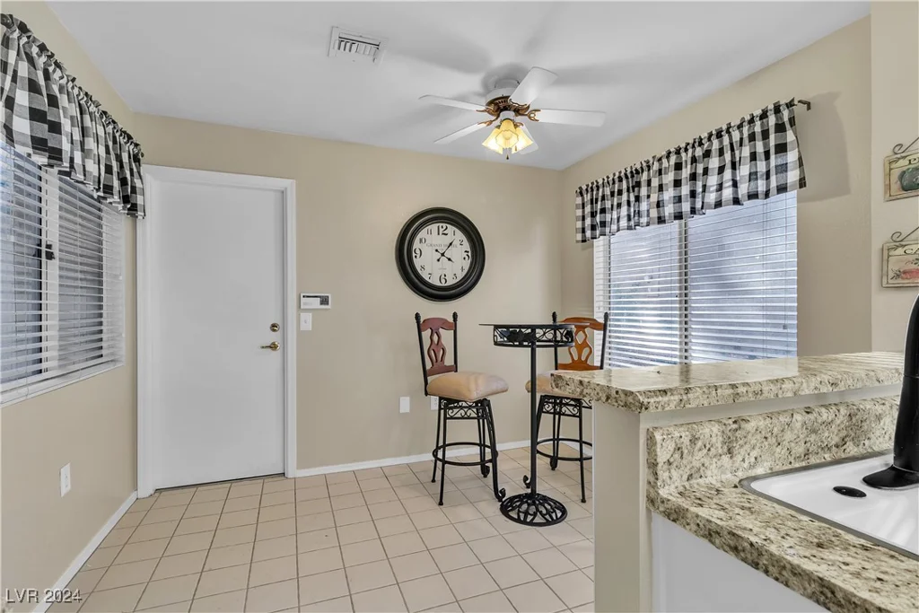 8612 Desert Holly, Las Vegas, NV 89134