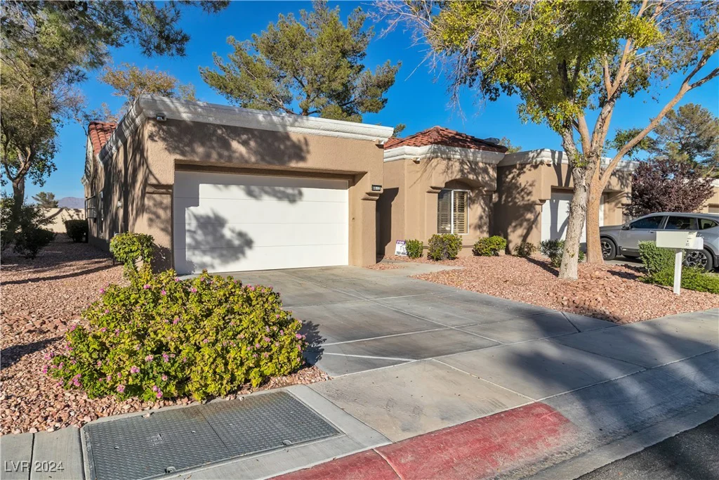 8612 Desert Holly, Las Vegas, NV 89134