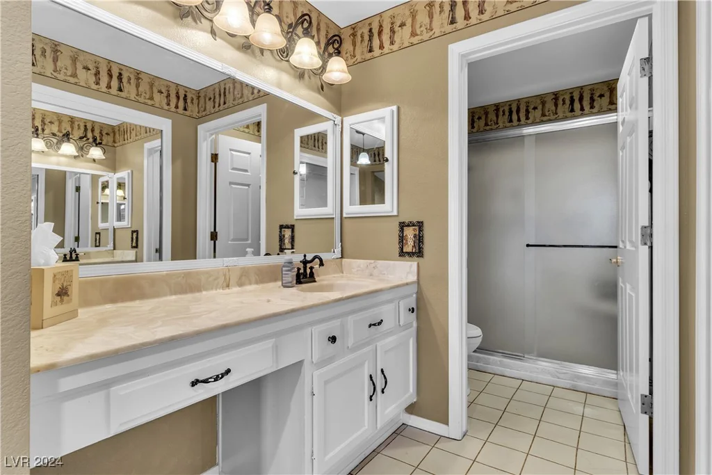 8612 Desert Holly, Las Vegas, NV 89134