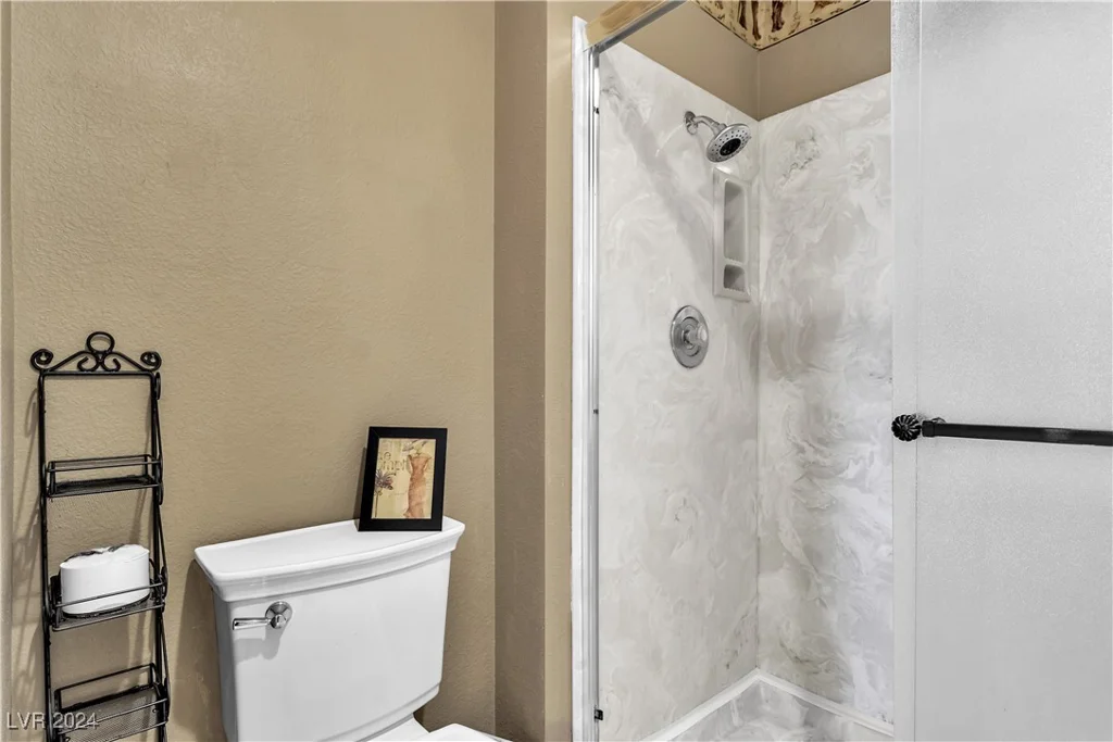 8612 Desert Holly, Las Vegas, NV 89134