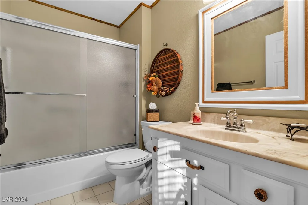 8612 Desert Holly, Las Vegas, NV 89134