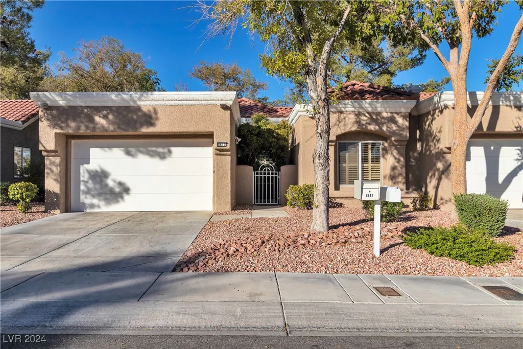 8612 Desert Holly, Las Vegas, NV 89134