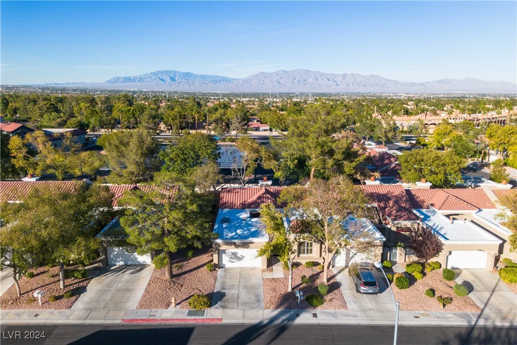 8612 Desert Holly, Las Vegas, NV 89134