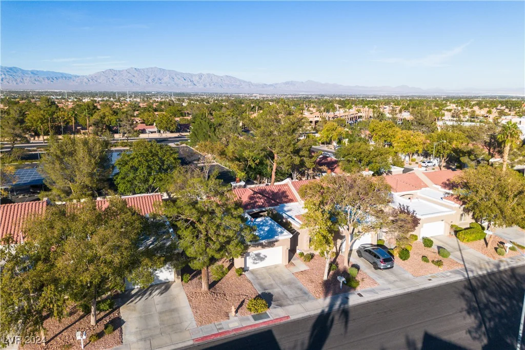 8612 Desert Holly, Las Vegas, NV 89134