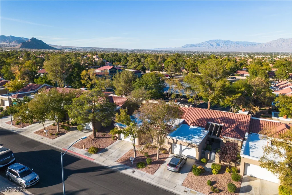 8612 Desert Holly, Las Vegas, NV 89134