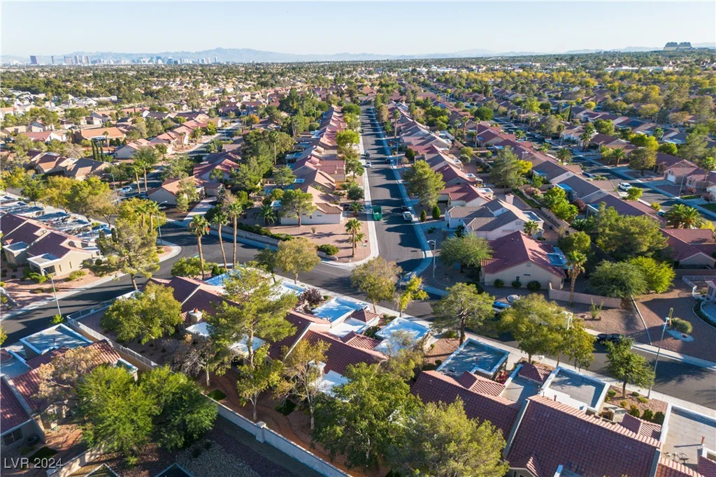 8612 Desert Holly, Las Vegas, NV 89134