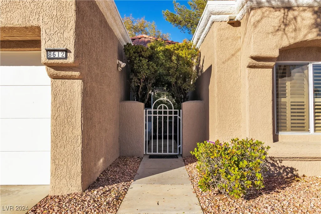 8612 Desert Holly, Las Vegas, NV 89134