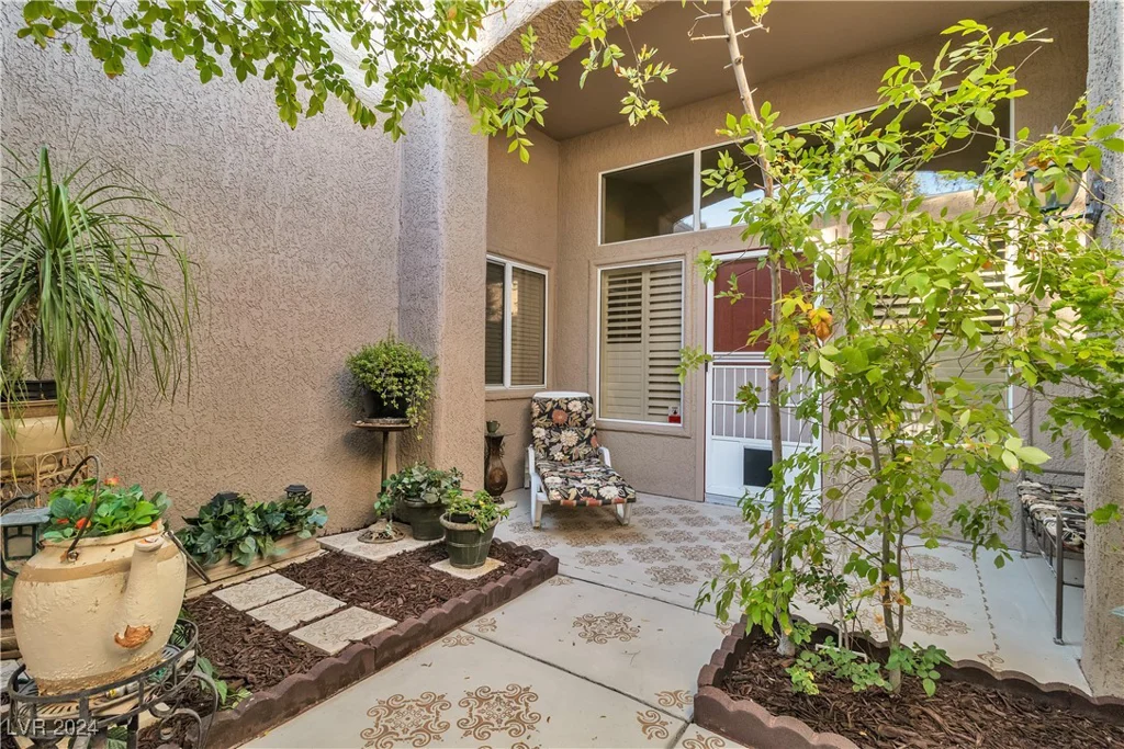 8612 Desert Holly, Las Vegas, NV 89134