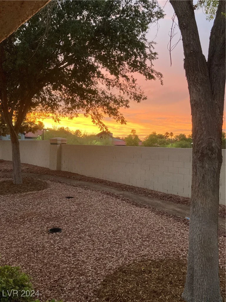 8612 Desert Holly, Las Vegas, NV 89134