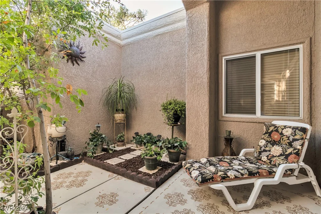8612 Desert Holly, Las Vegas, NV 89134