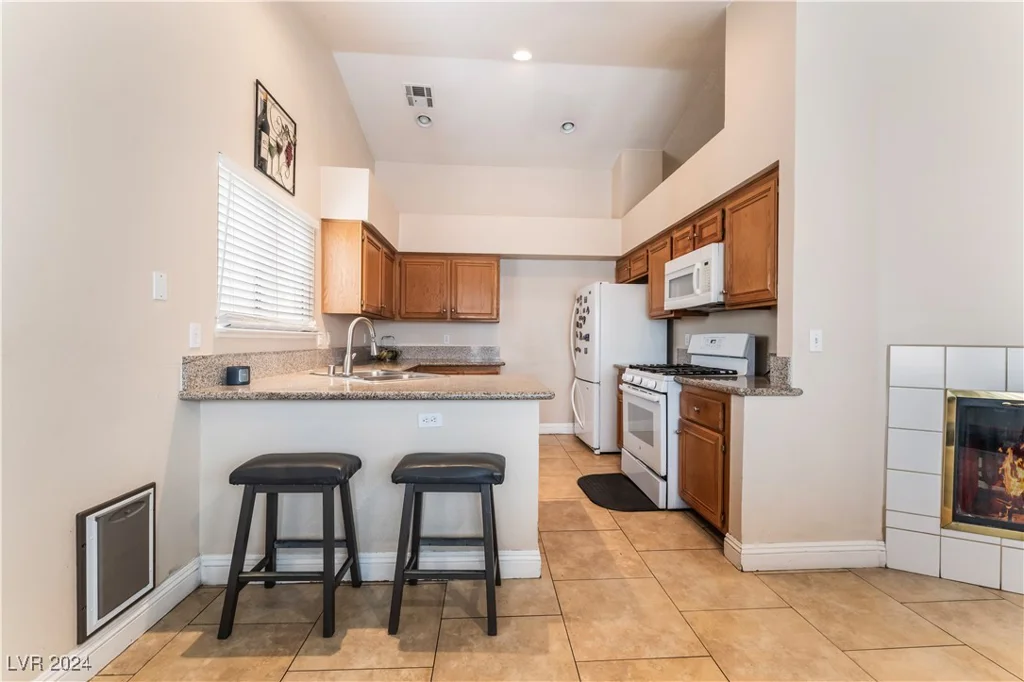 2837 Sterling Silver, Las Vegas, NV 89108