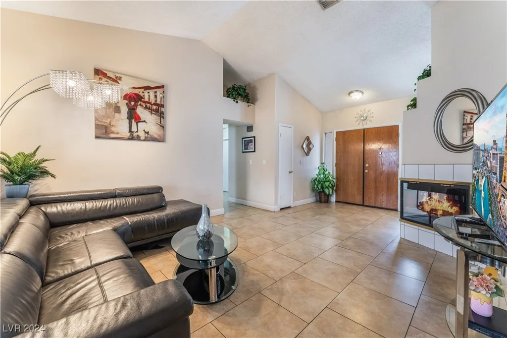 2837 Sterling Silver, Las Vegas, NV 89108