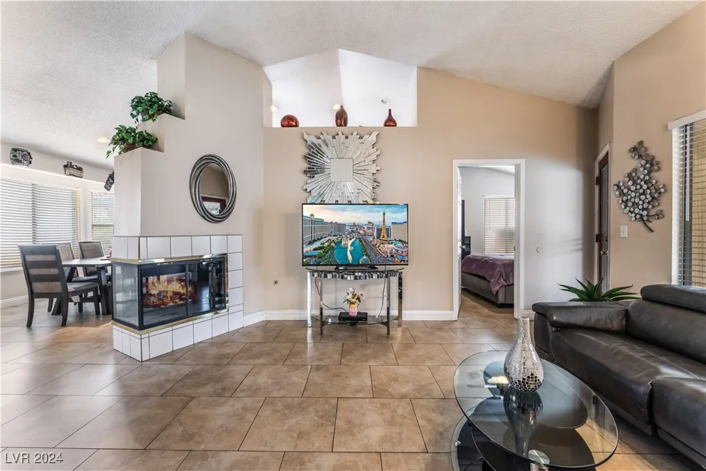 2837 Sterling Silver, Las Vegas, NV 89108