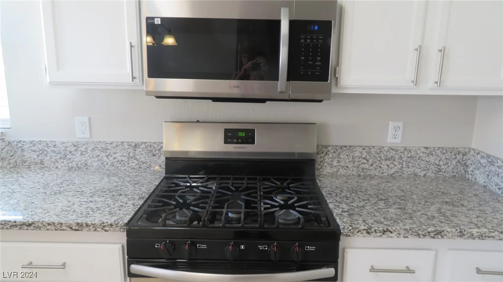 4916 Lone Vista, North Las Vegas, NV 89031