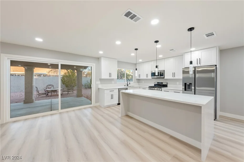 6980 Wedgewood, Las Vegas, NV 89147